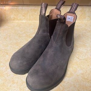 Women’s Blundstone Chelsea Boots - Rustic Brown- Size 7M